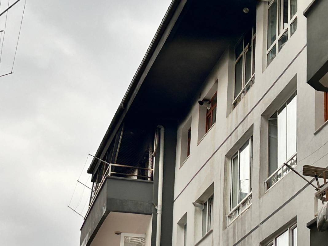 Evini ateşe verdi, balkona çıkıp izledi 7